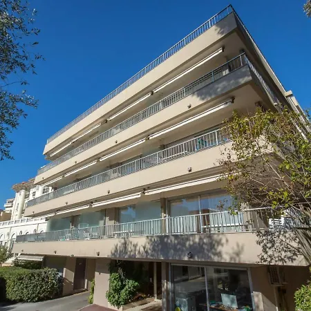 Proche Et Commerces Avec Clim, Wi-fi Et Balcon - Fr-1-466a-30 شقة *