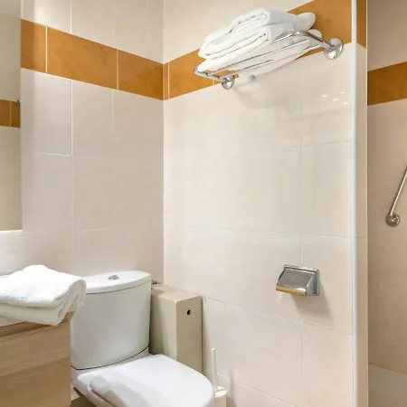 Proche Et Commerces Avec Clim, Wi-fi Et Balcon - Fr-1-466a-30 Apartmán *