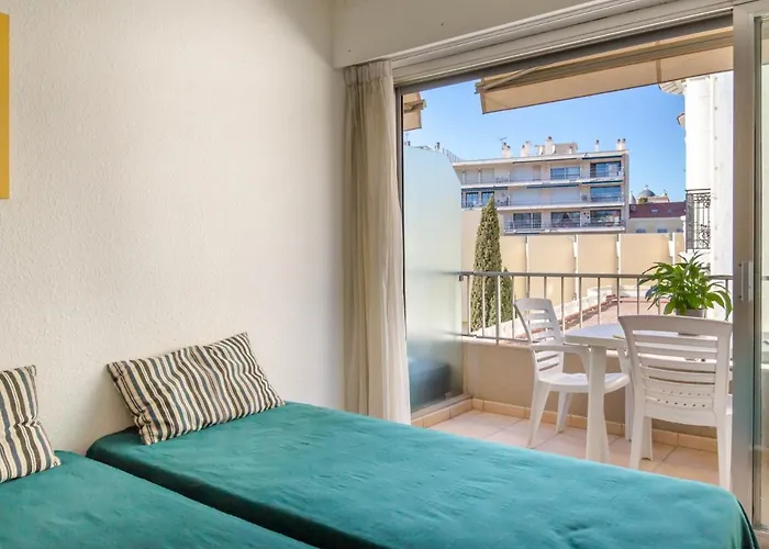 Apartment Proche Et Commerces Avec Clim, Wi-fi Et Balcon - Fr-1-466a-30